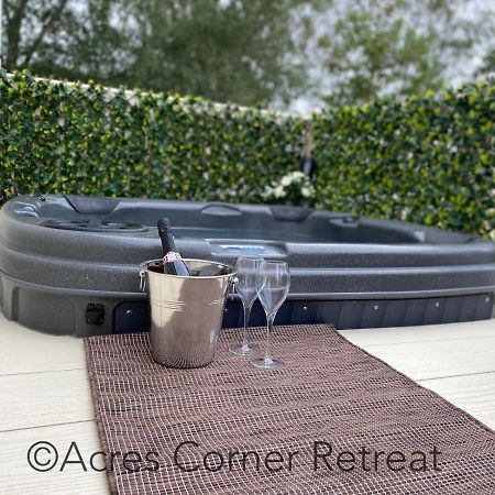 Acres Corner Retreat Inc Hot Tub At Tattershall Lakes Country Park Villa Exterior photo